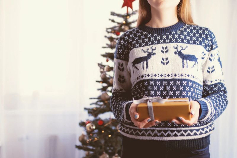 girl hold giftbox in her hands