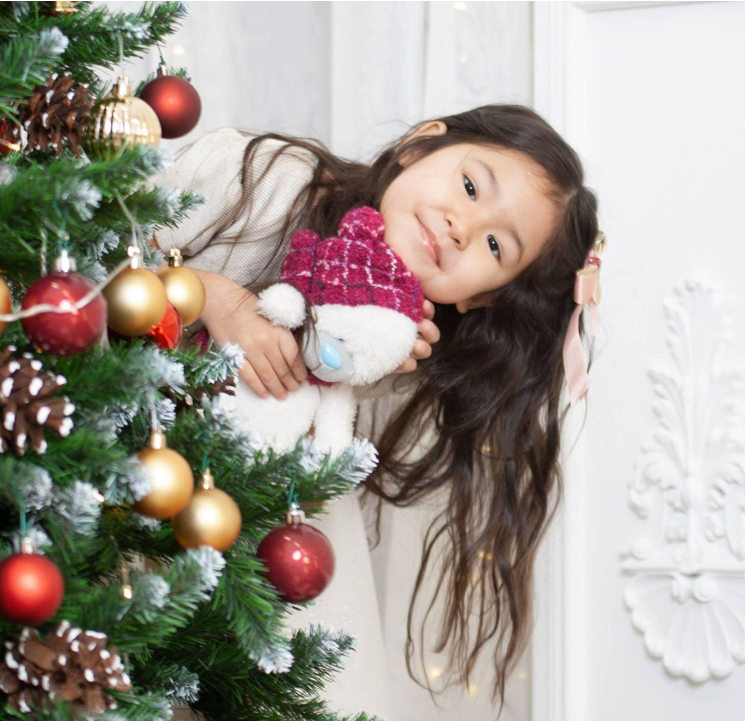 The Benefits of Decorating Christmas Trees with Ornaments for a Healthy Mindset